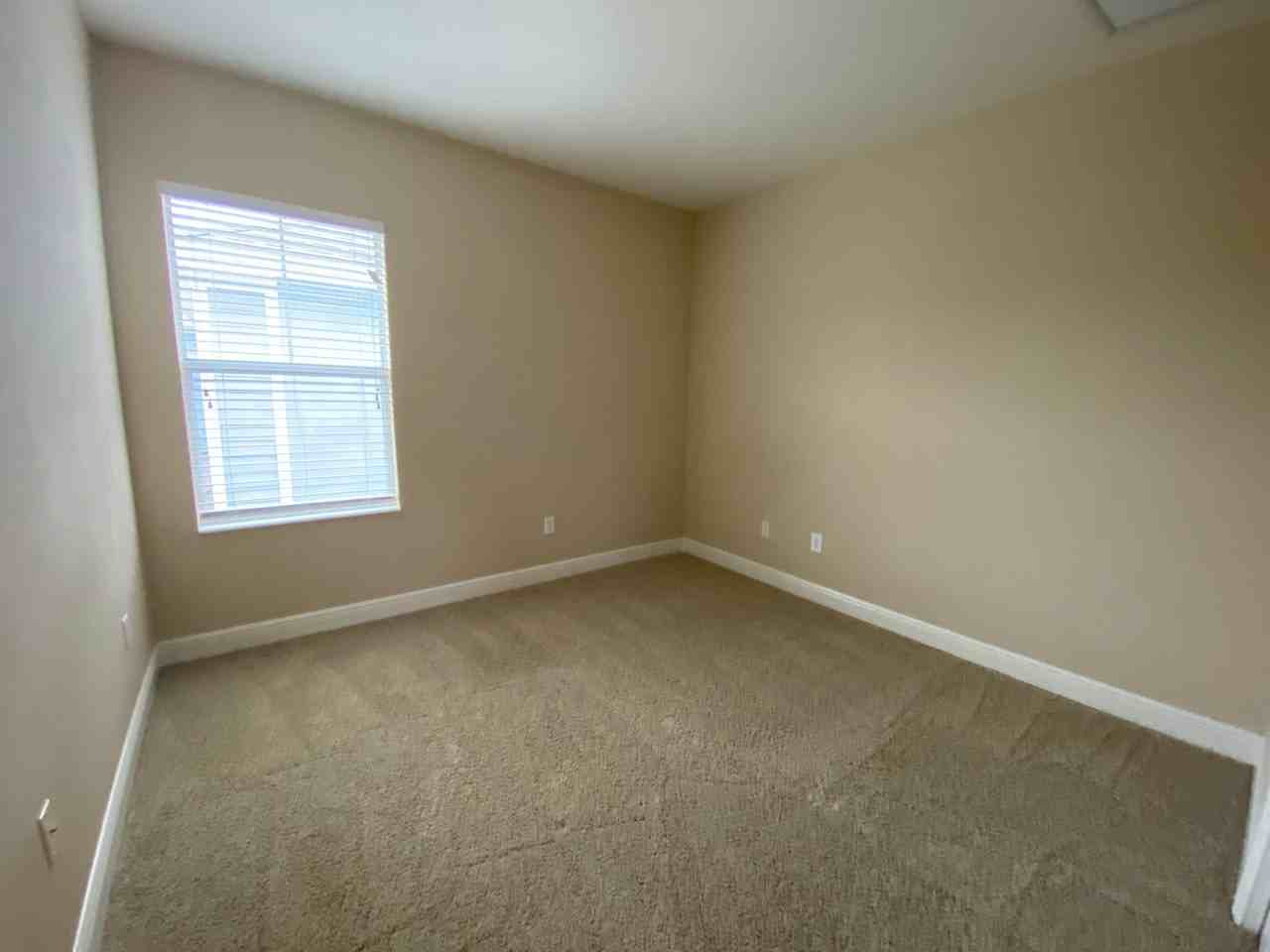 7212 S Saint Patrick St #1 - Photo 6 of 9