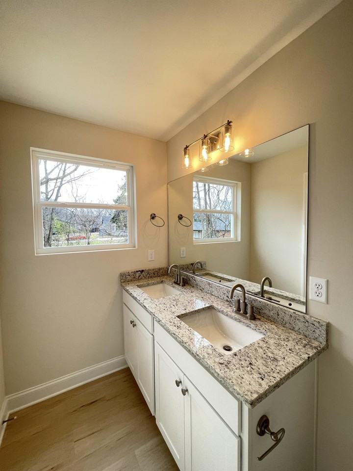 307 W 42nd St #1 - Photo 3 of 26