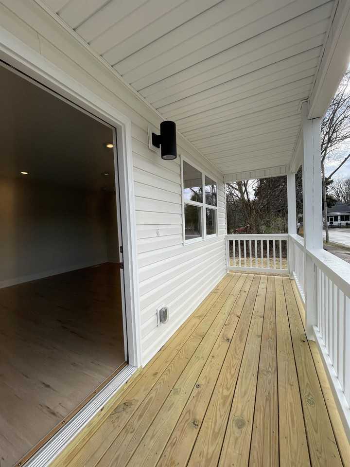 307 W 42nd St #1 - Photo 5 of 26