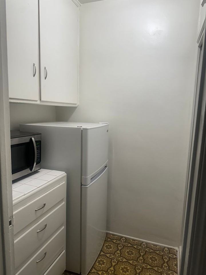1772-1782 ORCHID AVE. - Photo 4 of 12