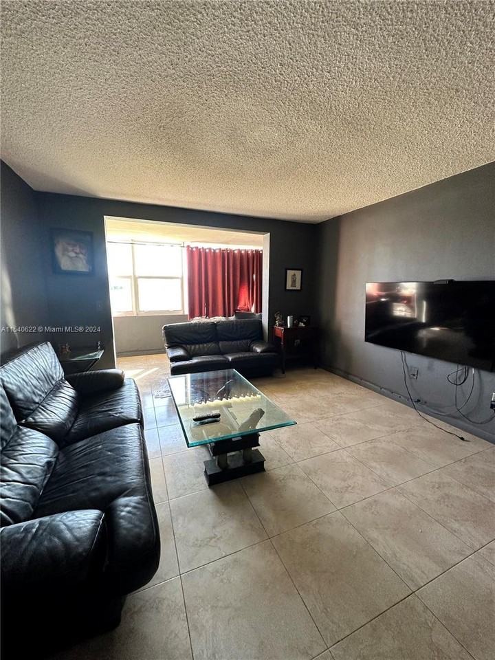 18707 Ne 14th Ave #534 - Photo 3 of 8