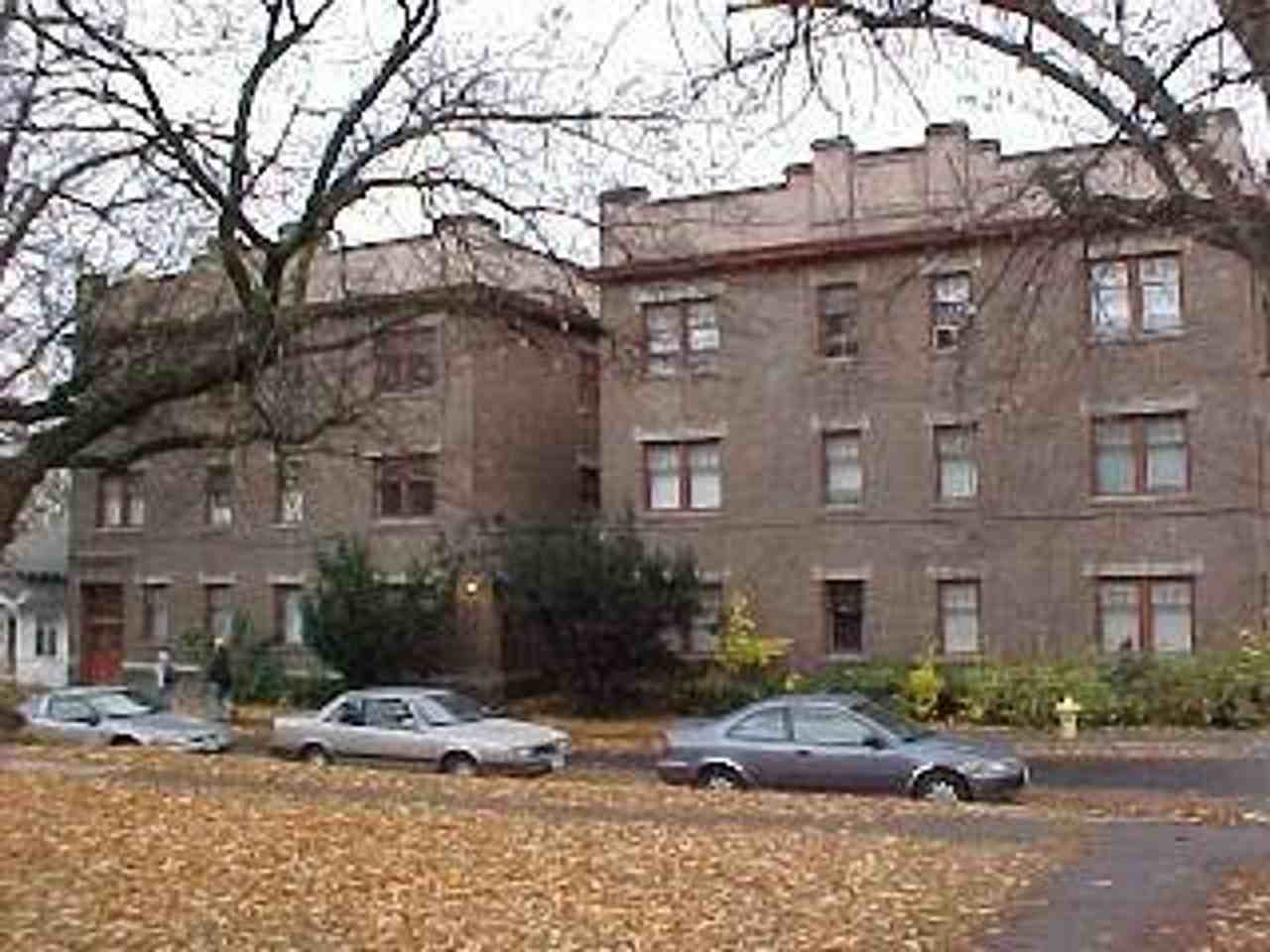 405 NE Oak Street - Photo 2 of 16