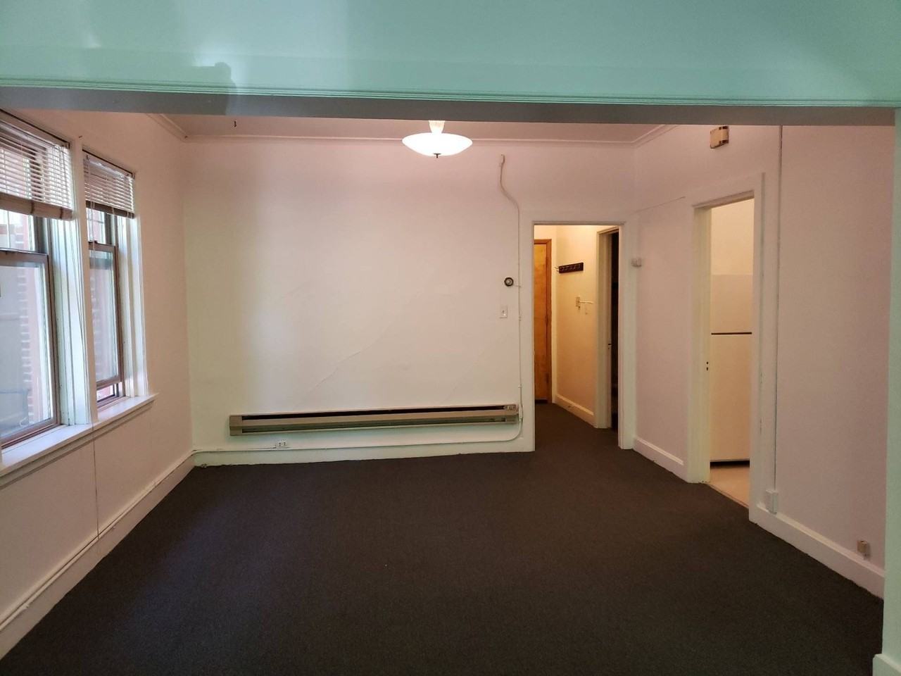 405 NE Oak Street - Photo 3 of 16