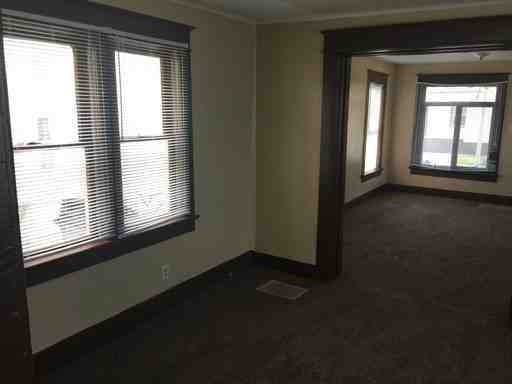 1117 S Monroe St - Photo 3 of 5