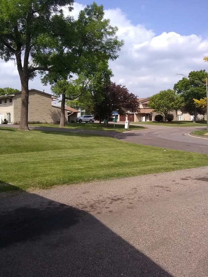 Hillsboro Townhomes - Photo 5 of 17