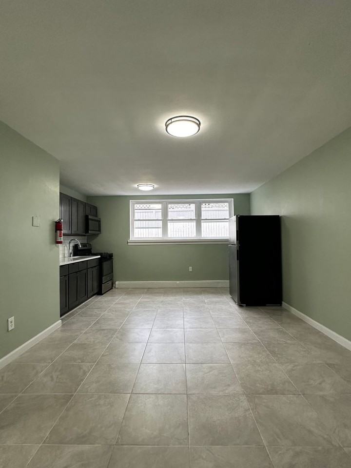 Birchwood Gardens (Plainfield Forest LLC) - Photo 2 of 13