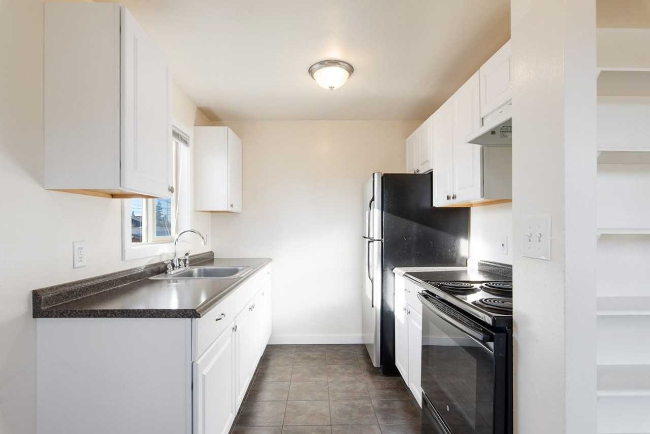 The Washington Manor Apartments - Photo 2 of 7