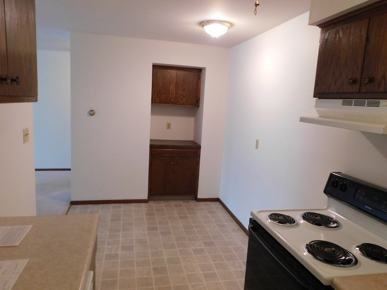 Manitowoc Apartments - Photo 3 of 14