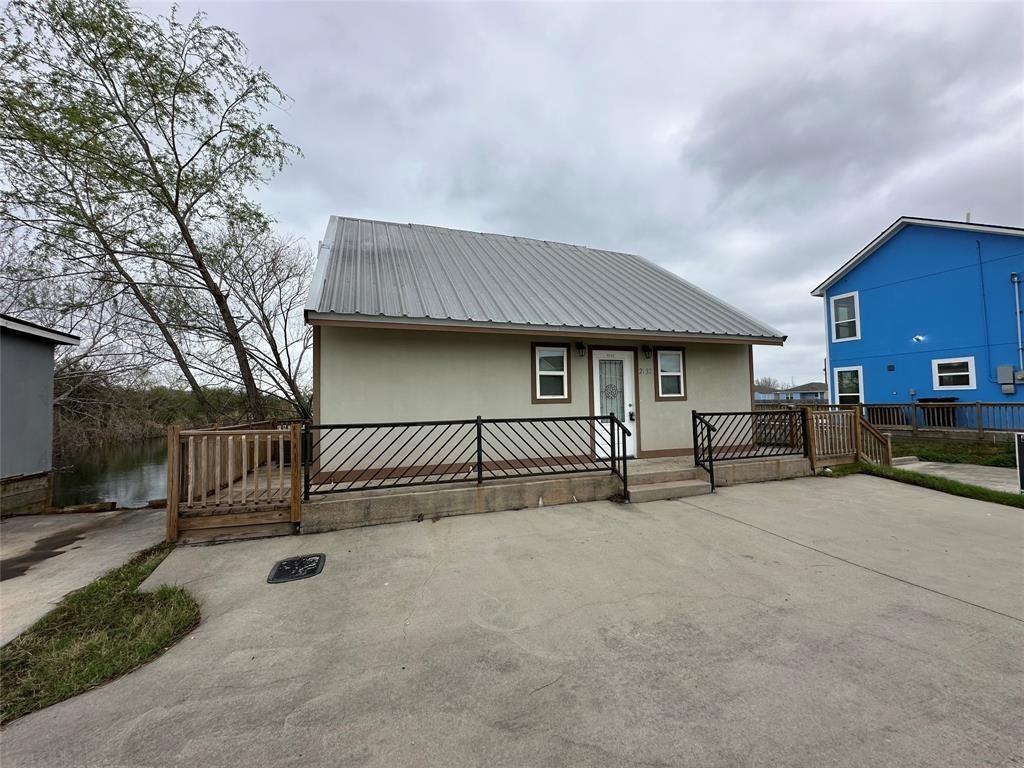 2732 Avenue D - Photo 3 of 27