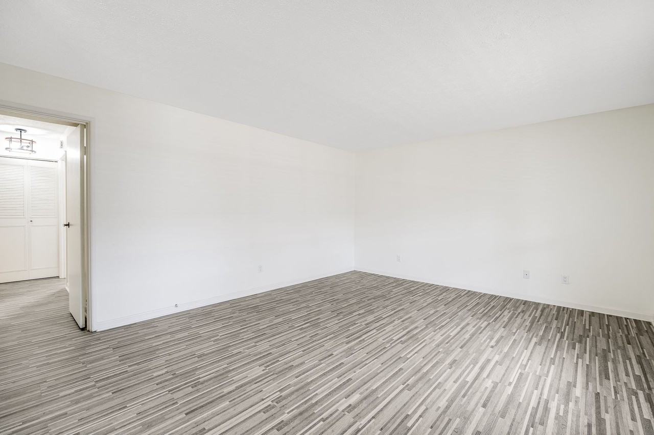 The Montleone Apartments - Photo 6 of 12