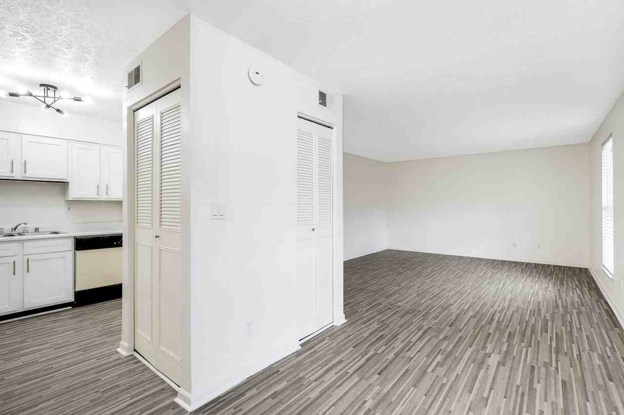 The Montleone Apartments - Photo 7 of 12