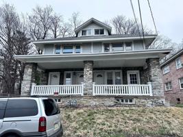 featured image of 2712 Woodlawn St