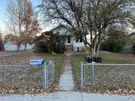 featured image of 825 N Broadway Ave