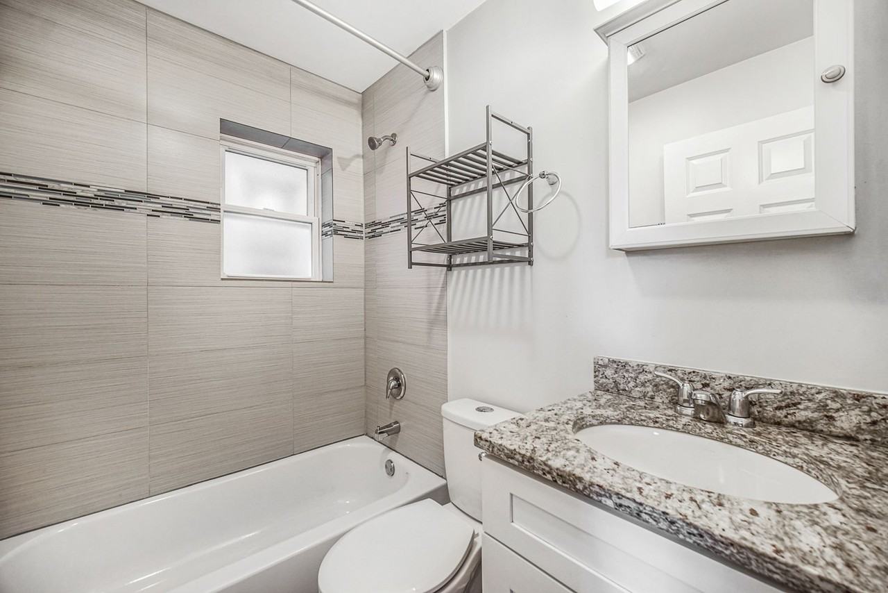 3121 N Southport Ave - Photo 7 of 32