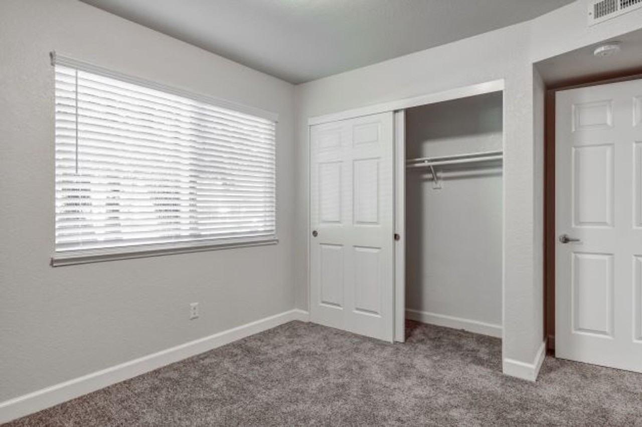 Spring Club Apartments - Photo 4 of 10