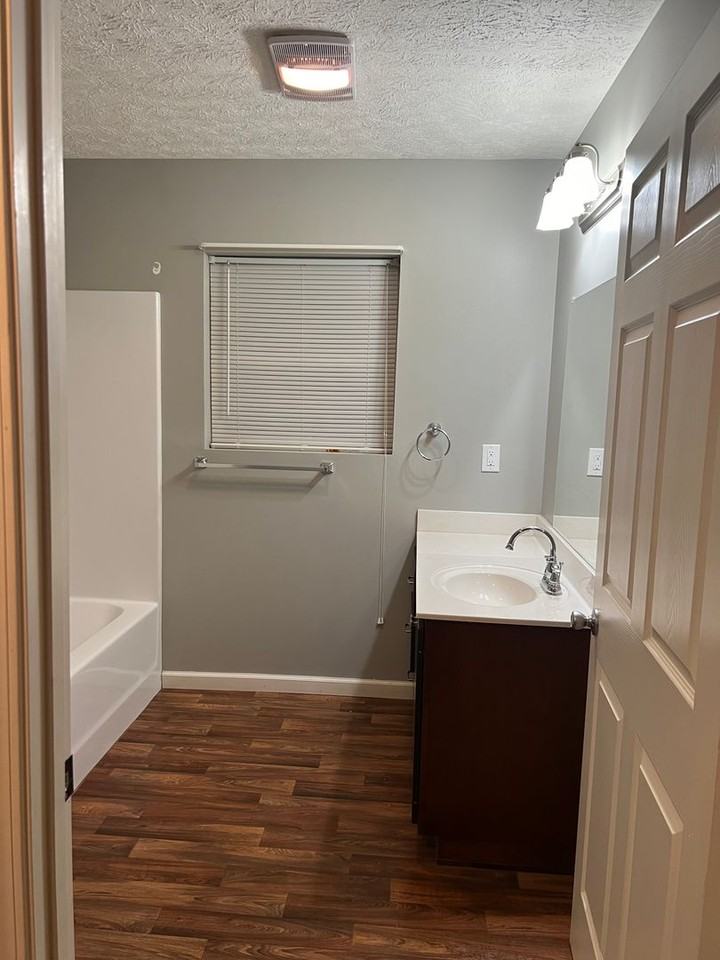 107 Nancy Ln - Photo 3 of 6