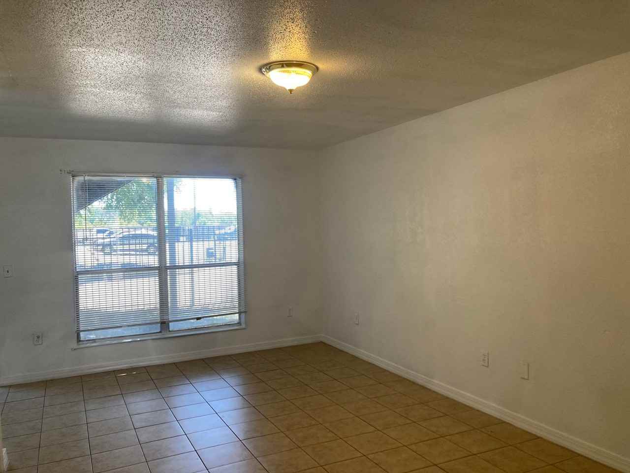 7201 Hallshire Dr - Photo 4 of 17