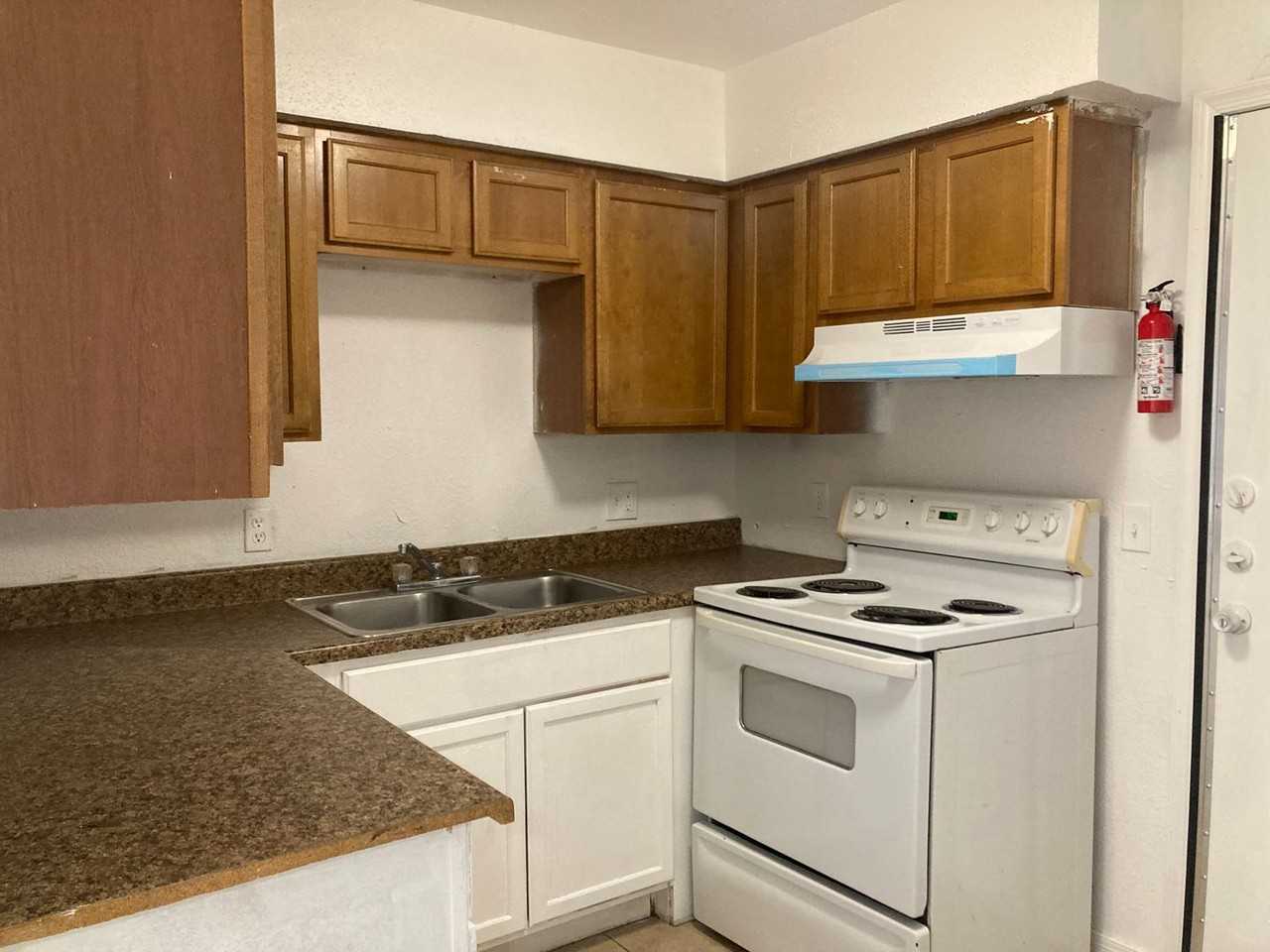 7201 Hallshire Dr - Photo 5 of 17