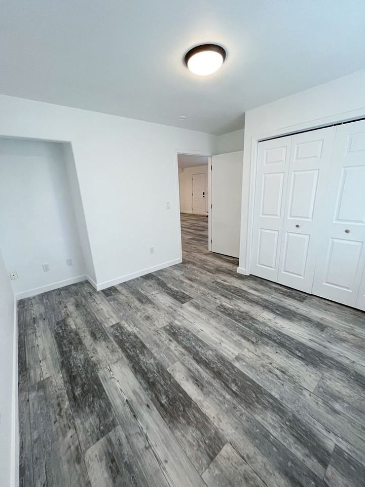 1206 Columbia - Photo 4 of 19