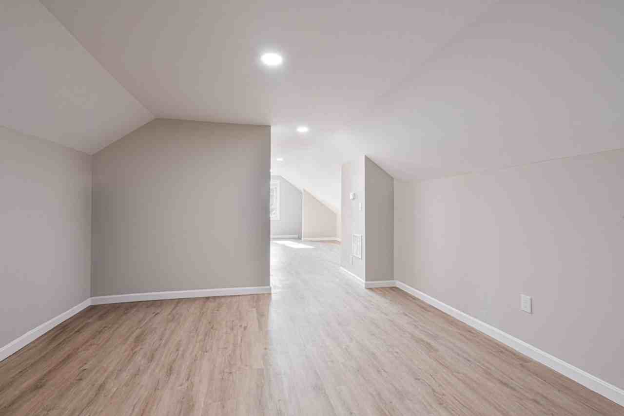 103-105 103-105 Tyndall Ave. - 105 Tyndall Ave. #2 - Photo 6 of 27