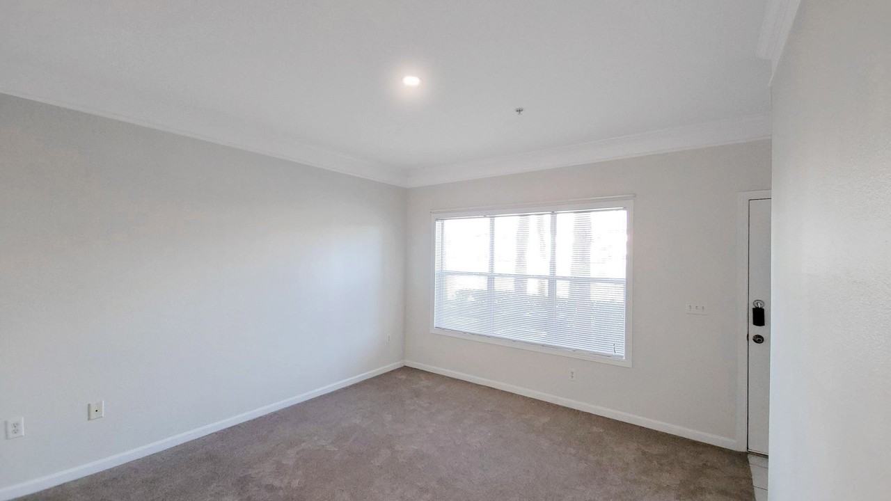 GC1244 - Photo 3 of 17