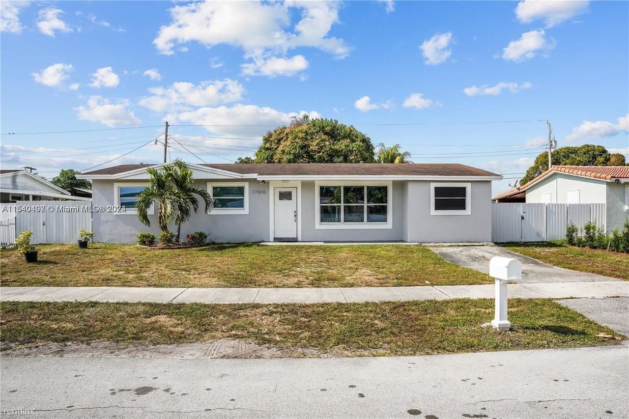 17510 Nw 49th Ave - Photo 3 of 17