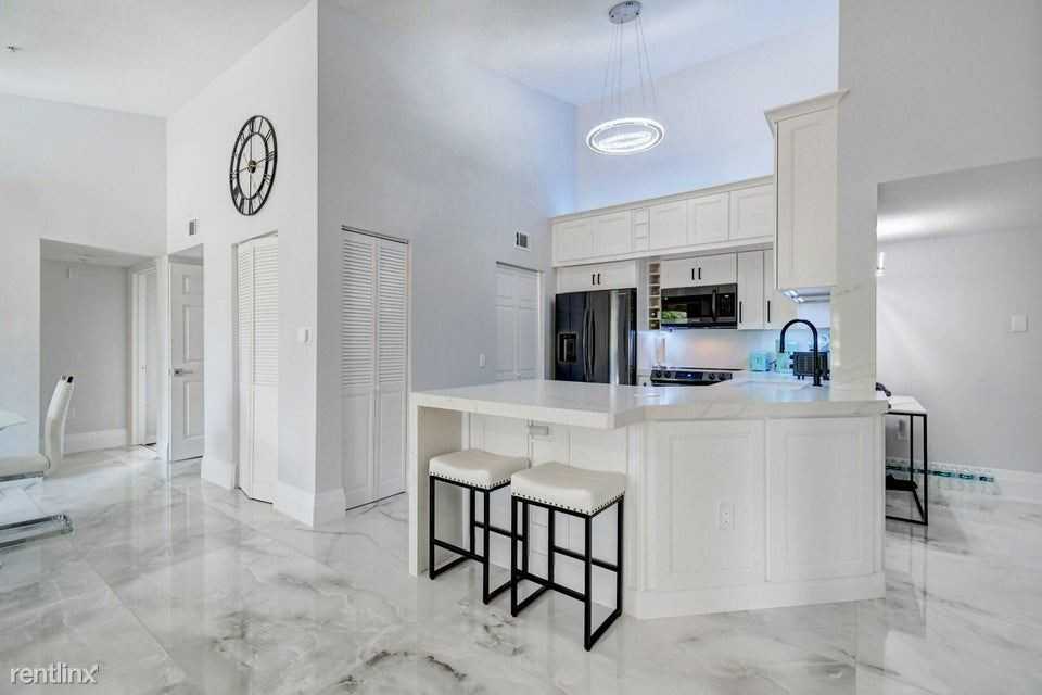 117 Villa Cir - Photo 2 of 20