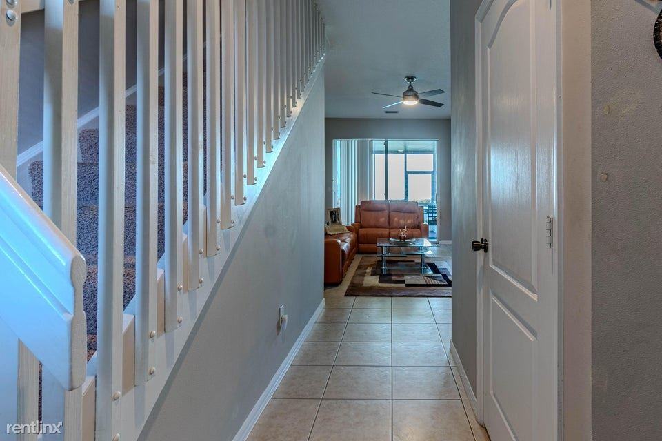 6130 Seminole Gardens Cir - Photo 3 of 21