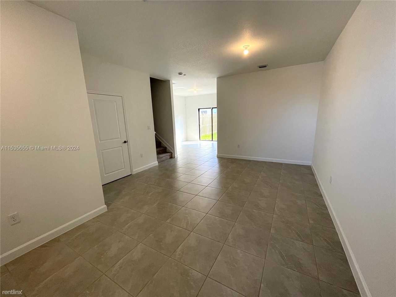 12868 Sw 231st St #12868 - Photo 3 of 30