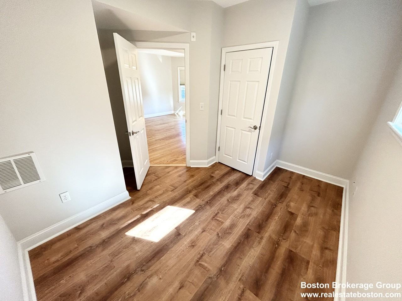 995 Dorchester Ave #2 - Photo 3 of 14