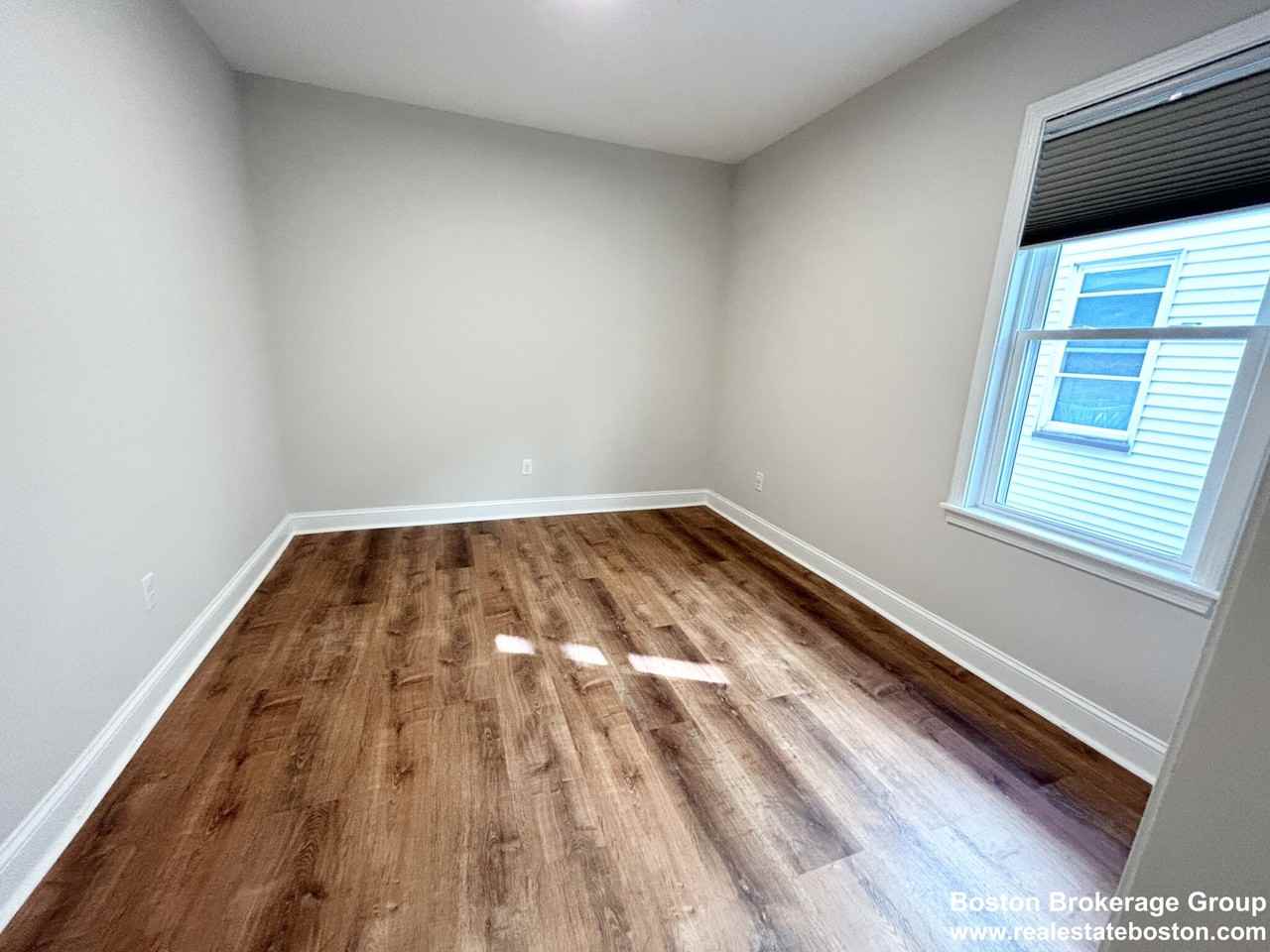 995 Dorchester Ave #2 - Photo 4 of 14