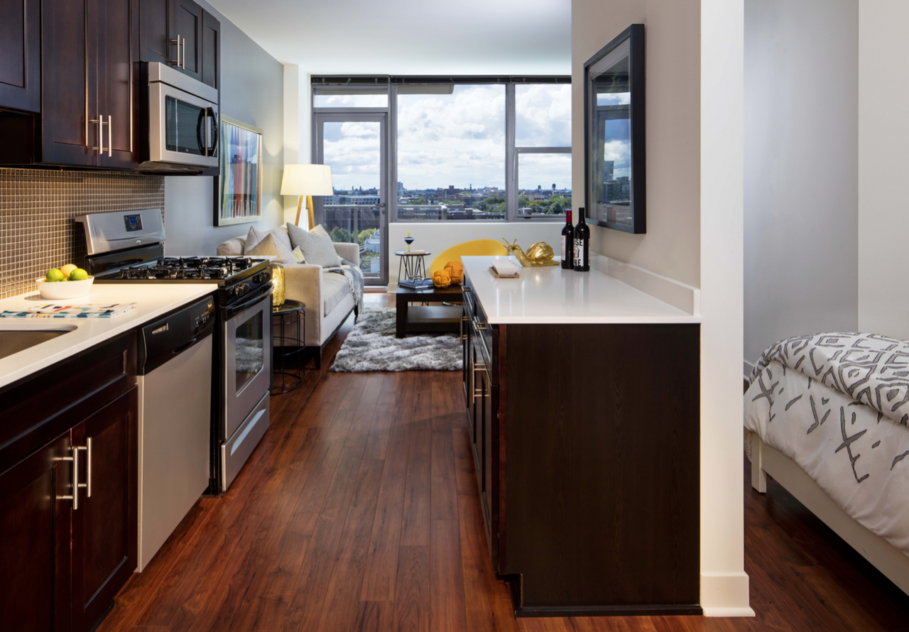 1225 N Wells St - Photo 2 of 9