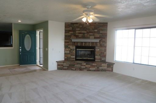 13950 Spring Valley Pkwy - Photo 3 of 20