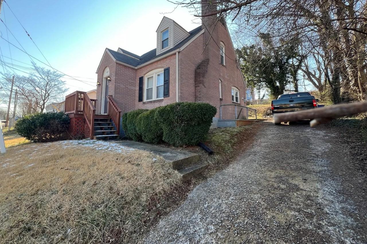 107 Steele Ave - Photo 2 of 35