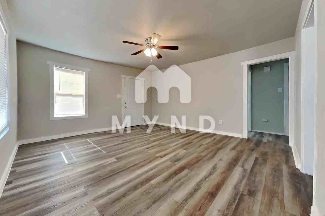 1412 24th St - Photo 3 of 18