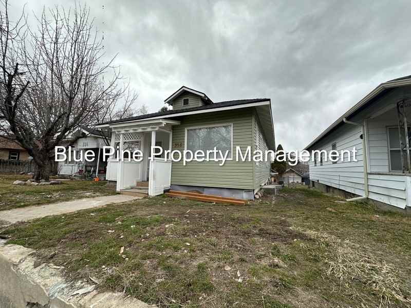 326 Buchanan Ave - Photo 2 of 18