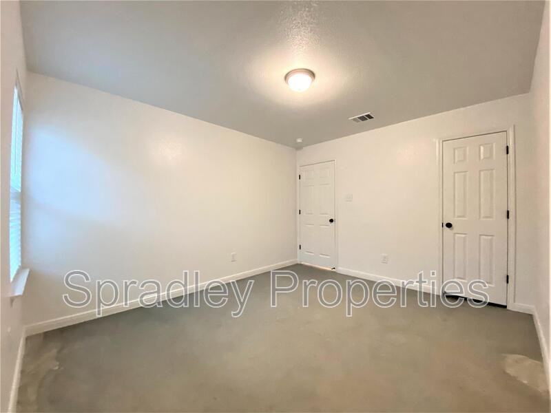 9107 Winding Ct Unit A - Photo 7 of 11