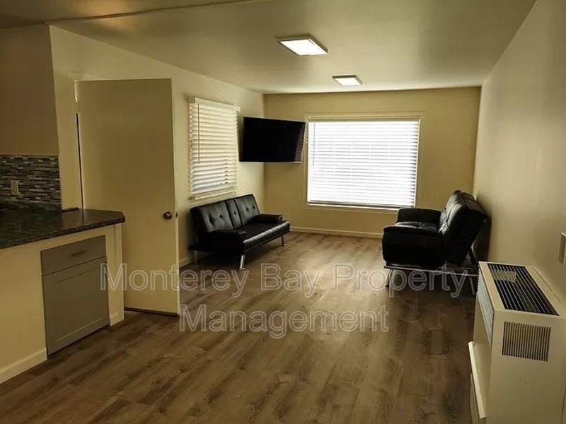 650 Spencer St - Photo 3 of 17