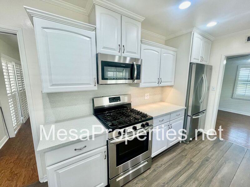 714 N Palm Ave - Photo 7 of 24