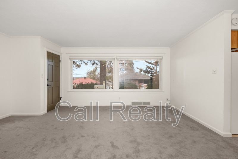 827 W 11th Ave #2 - Photo 4 of 19