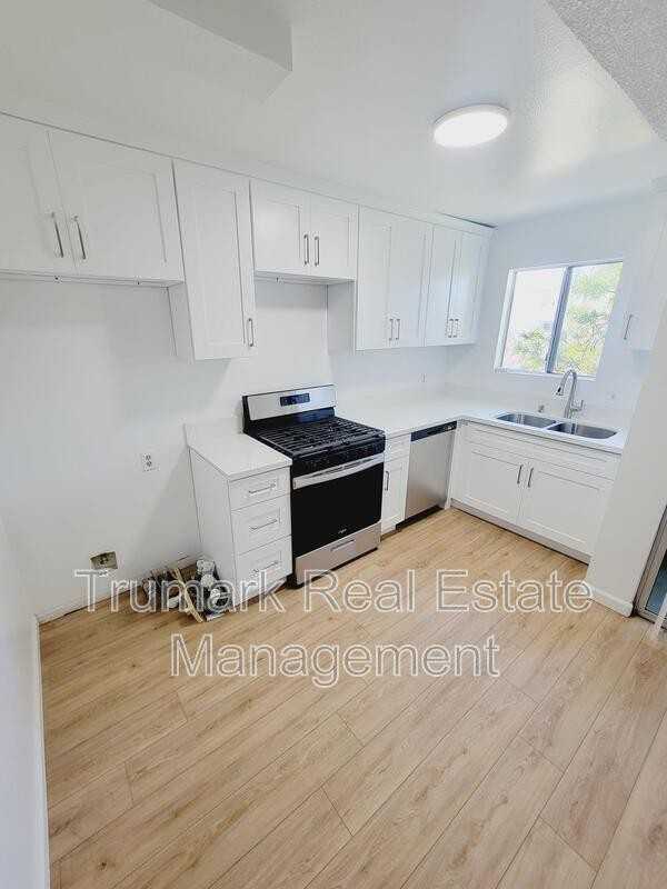 1041 Allen Ave #5 - Photo 3 of 15
