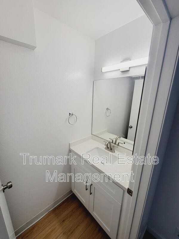 1041 Allen Ave #5 - Photo 4 of 15
