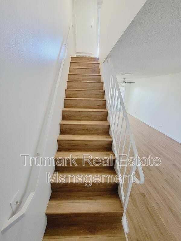 1041 Allen Ave #5 - Photo 5 of 15