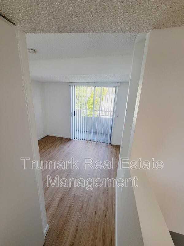 1041 Allen Ave #5 - Photo 7 of 15