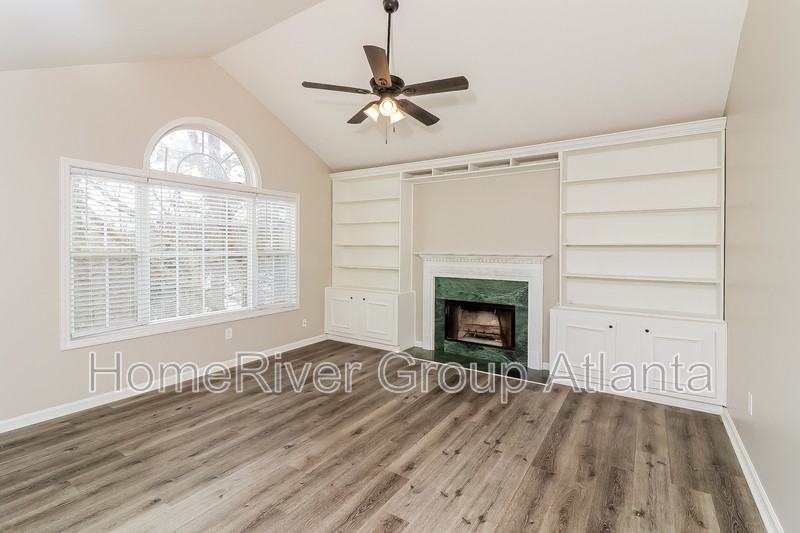 3495 Laurel Springs Cv - Photo 3 of 20