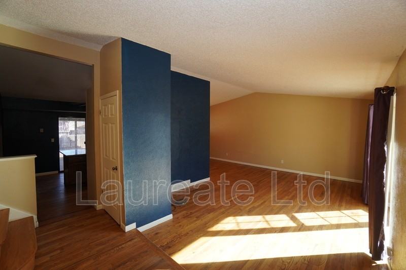 562 Revere St - Photo 2 of 24