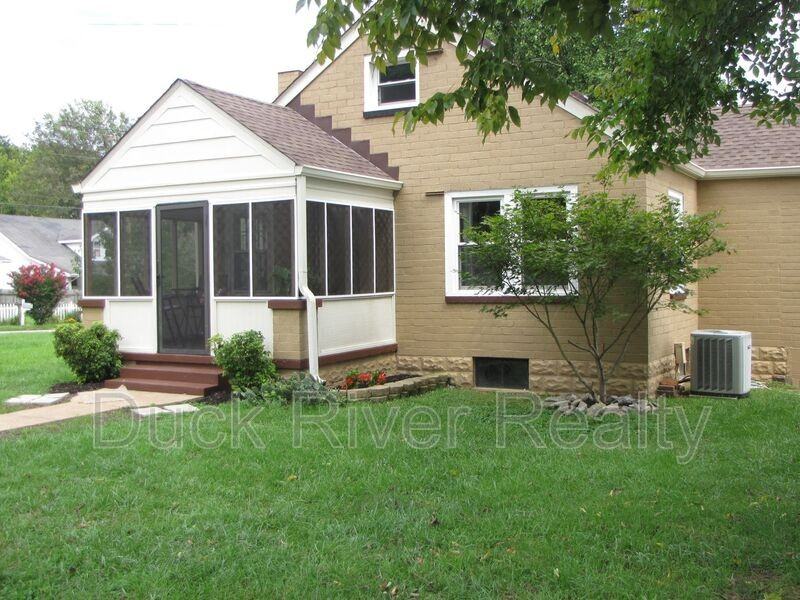 507 Adams Ave - Photo 2 of 13
