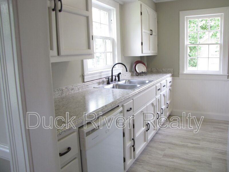 507 Adams Ave - Photo 3 of 13