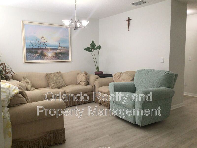 416 Windrose Dr - Photo 2 of 25