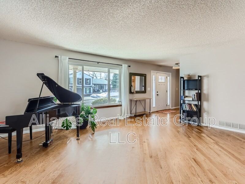 10103 W Geddes Cir - Photo 2 of 11